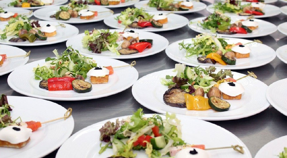 Designing your corporate event catering menu to accommodate dietary restrictions